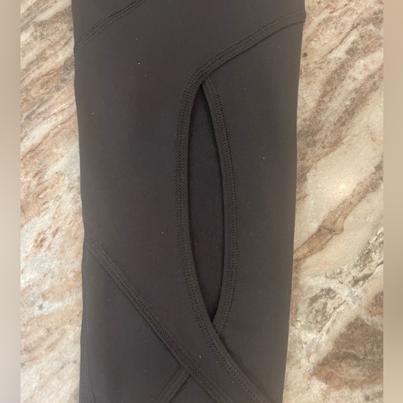 VICTORIA'S SECRET
Total Knockout Mid-Rise Leggings - Picture 2 of 8